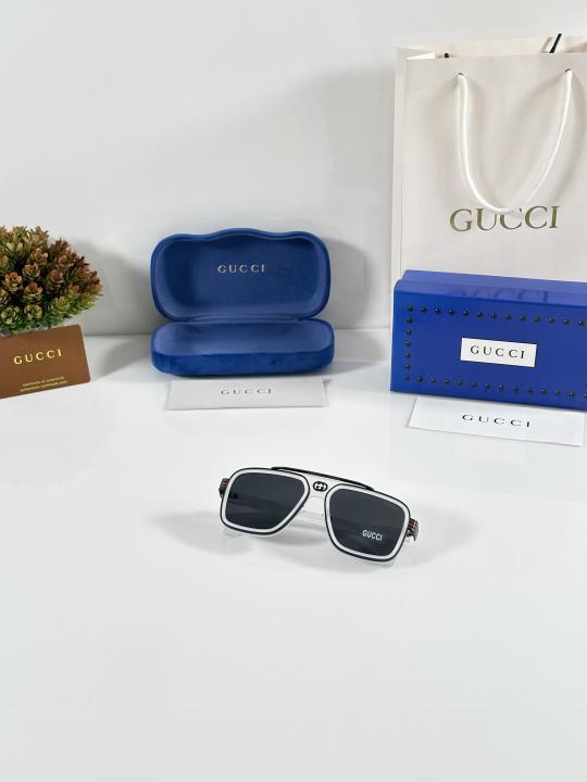 Gucci Sunglass