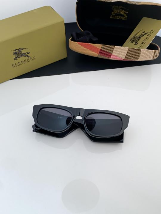 Burberry Sunglass